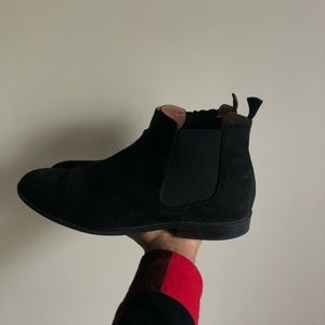 H&M black suede chelsea boots